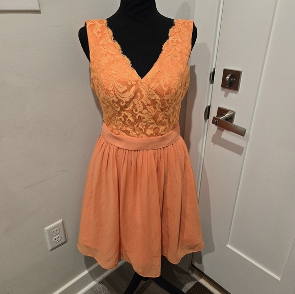 Angel Formal Dresses / Handmade and Exquisite! - Picture 3 of 3